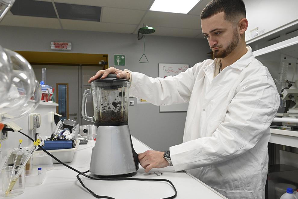 coques de noix de cajou broy��es